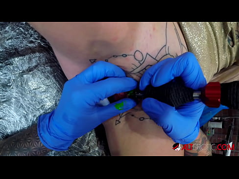 ❤️ Fìor tattooed hottie Sully Savage fhuair tattoo air a clitoris ☑ Bhidio gnè aig gd.dreamypassionjourney.ru ❌️❤